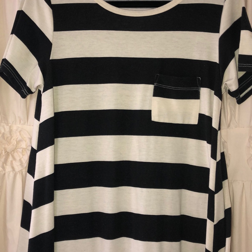 LULAROE CARLY DRESS BLACK & CREAM STRIPE XS - Picture 2 of 2